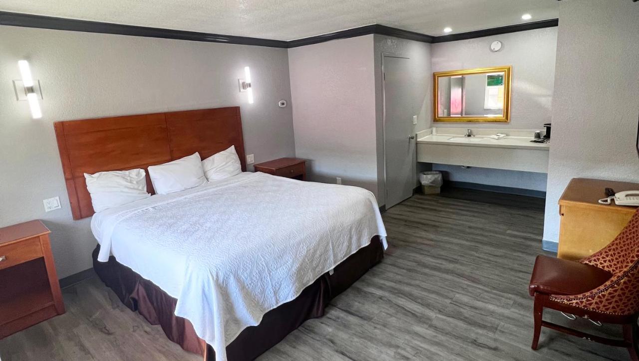 Anchorage Inn Lakeport Buitenkant foto
