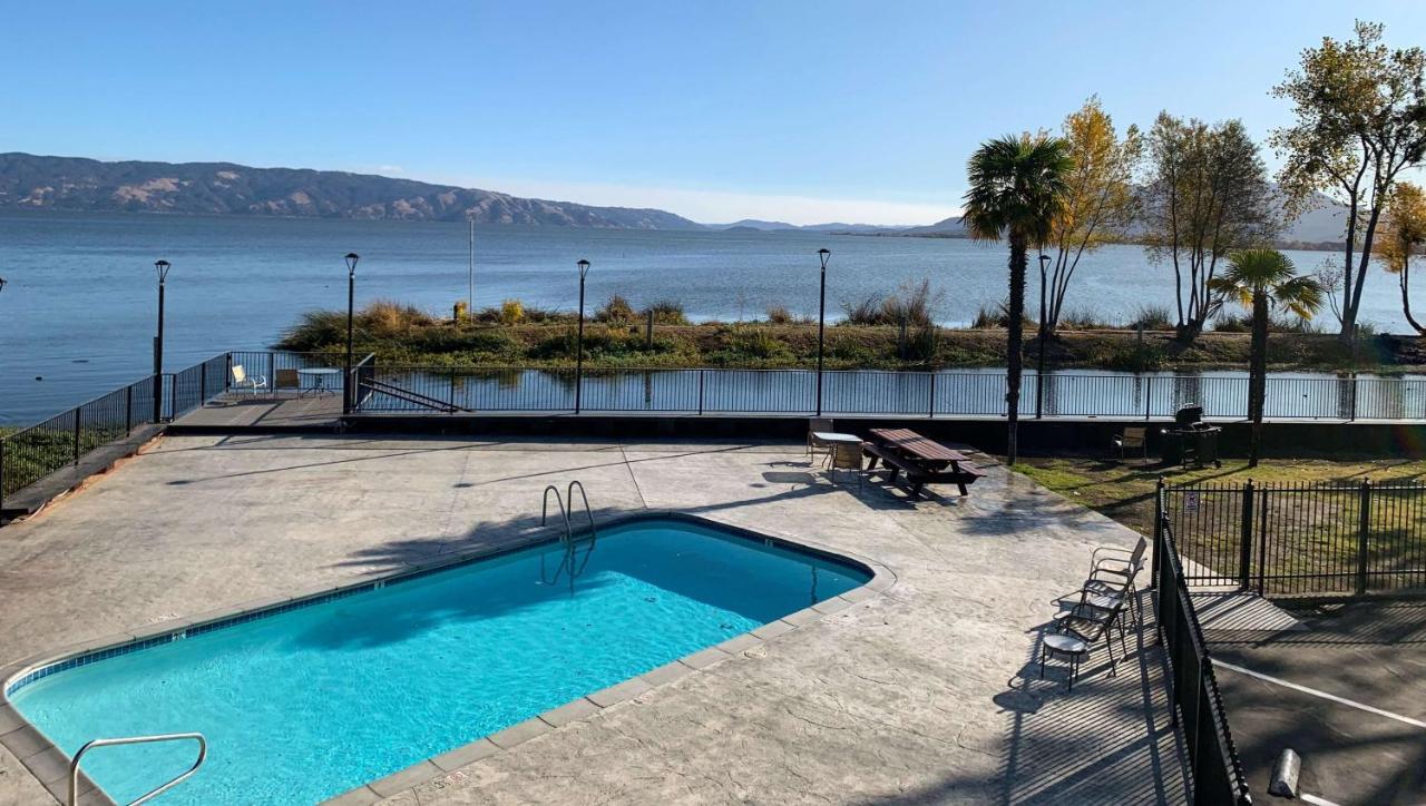 Anchorage Inn Lakeport Buitenkant foto